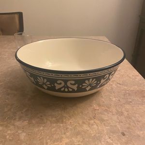 Ceramic salad bowl